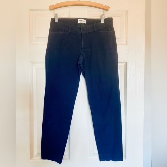 Old Navy Pixie Pants - 2 pairs - size 4 Regular - Picture 2 of 8